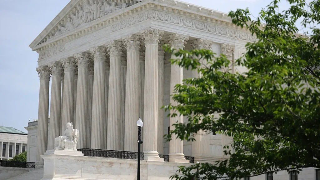 supreme-court-protects-fed-independence-ruling-blocks-presidential-removal-of-lisa-cook