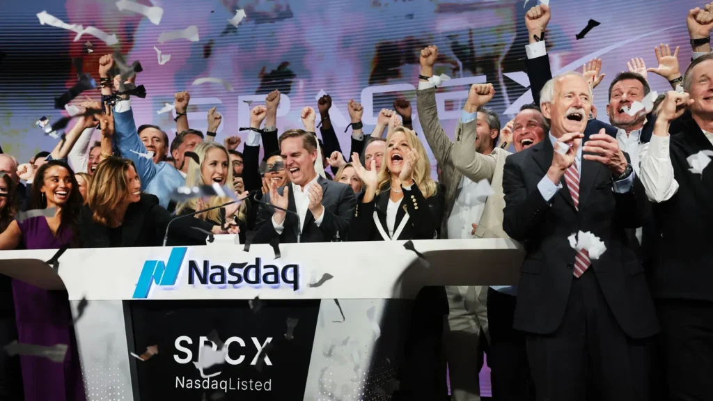 the-billion-dollar-exit-spacex-ipo-sparks-executive-retention-crisis