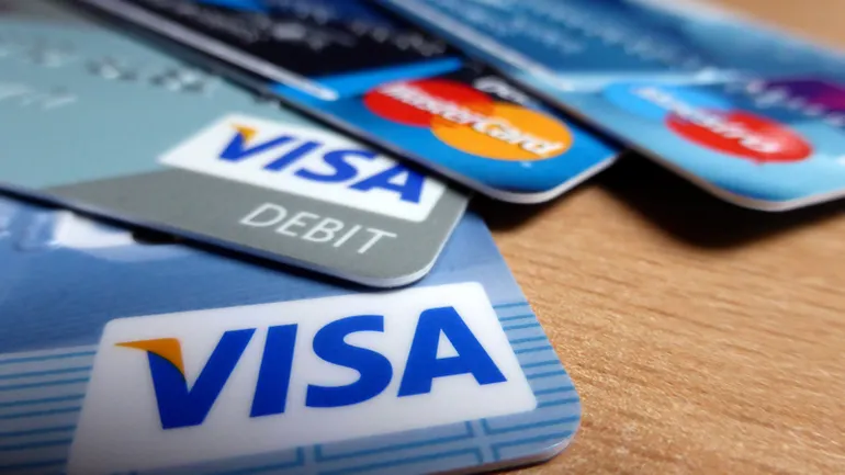 the-great-installment-war-how-banks-and-fintechs-are-transforming-the-future-of-credit