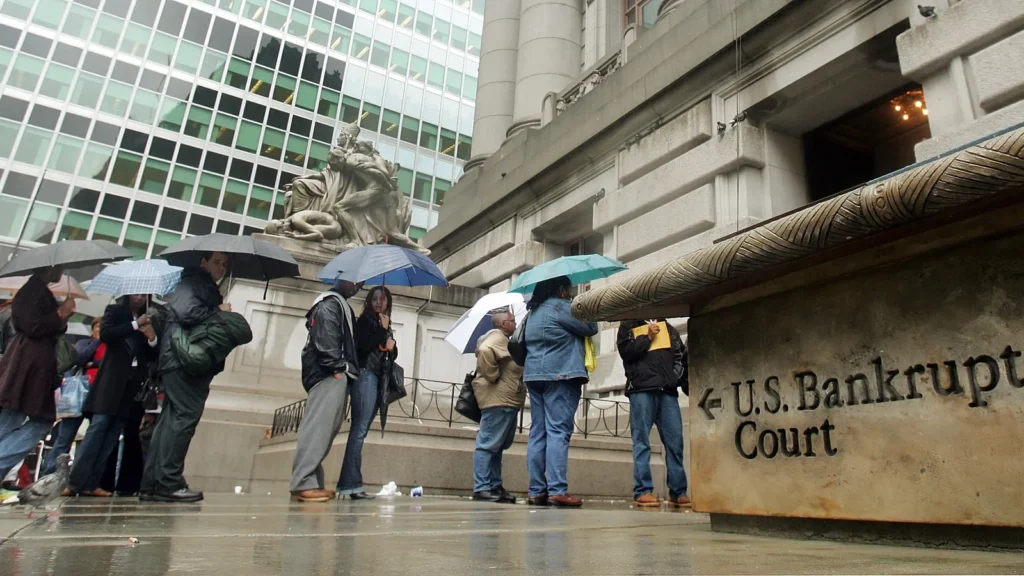 corporate-insolvency-wave-u-s-bankruptcy-filings-surge-to-16-year-high-amid-economic-turbulence