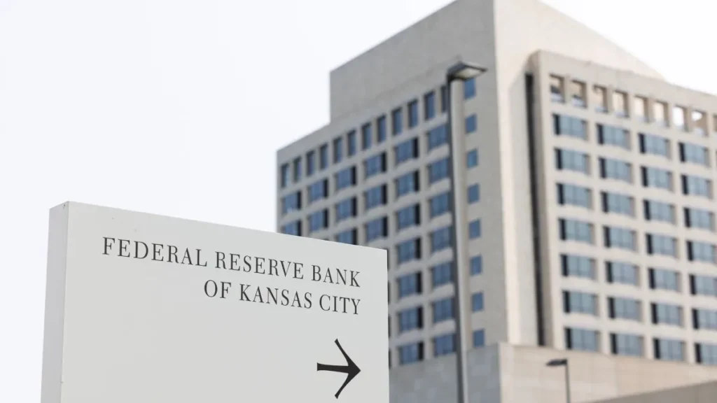 federal-reserve-issues-urgent-directive-to-small-business-bank-amid-capitalization-crisis