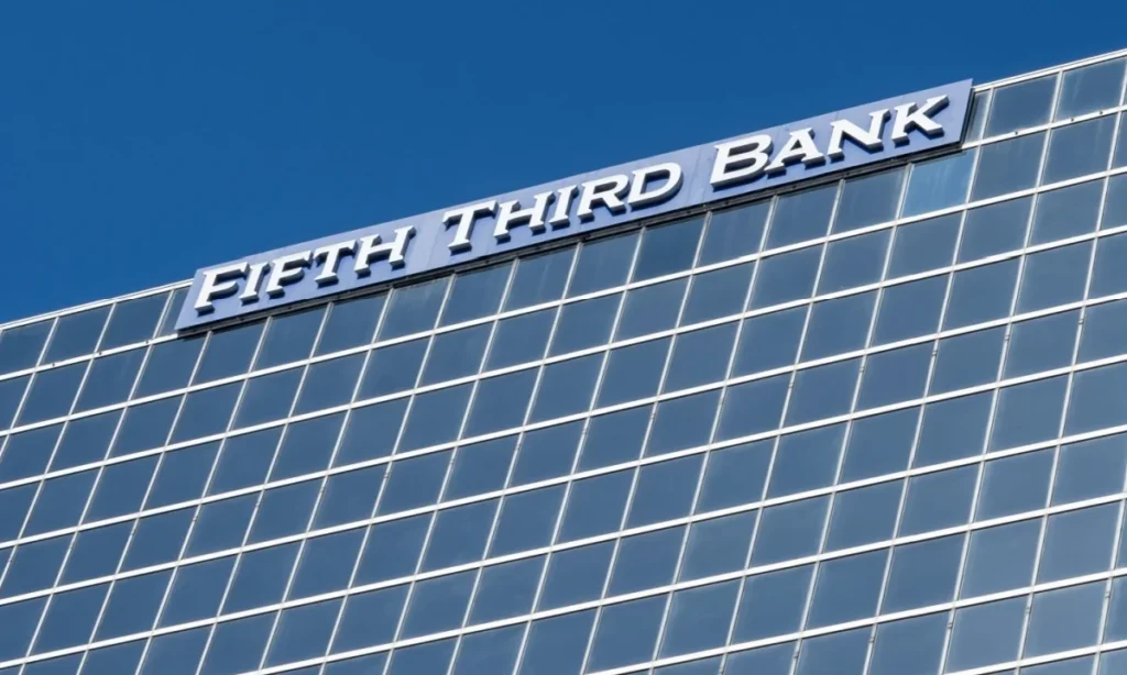 fifth-third-bancorp-advances-strategic-transformation-integration-milestones-and-ai-innovation-define-q2-results