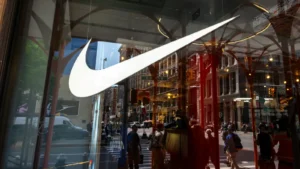 nikes-strategic-pivot-navigating-a-win-now-mandate-amidst-leadership-turmoil-and-market-stagnation
