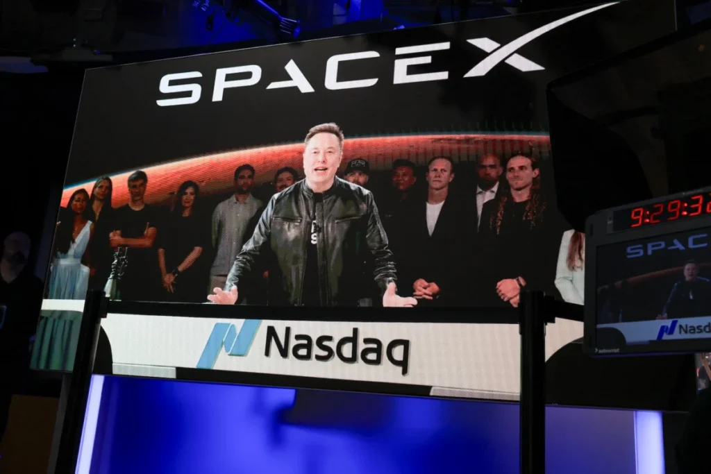 US-ECONOMY-MARKETS-SPACEX-IPO