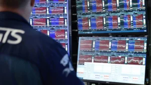 the-trillion-dollar-tightrope-is-the-us-stock-market-defying-gravity-or-building-a-bubble