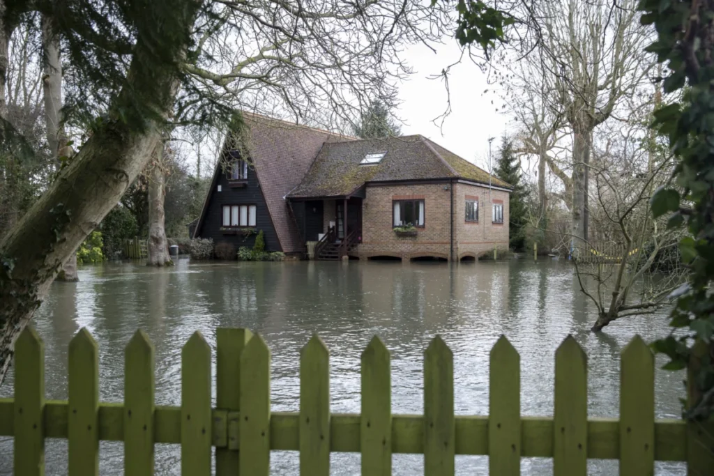 Flooding At Multi Million Pound Homes Along The Thames Riviera