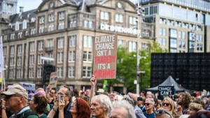 the-great-climate-paradox-why-economic-injustice-threatens-the-global-green-transition