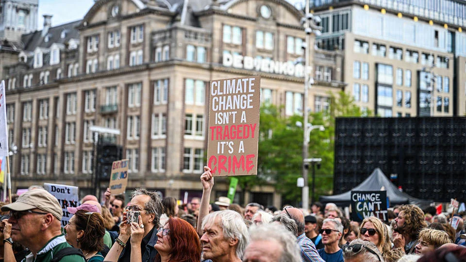 the-great-climate-paradox-why-economic-injustice-threatens-the-global-green-transition