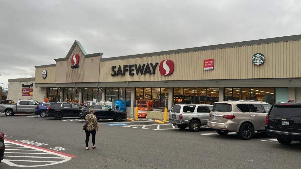 albertsons-expands-board-and-overhauls-leadership-structure-amid-challenging-retail-landscape