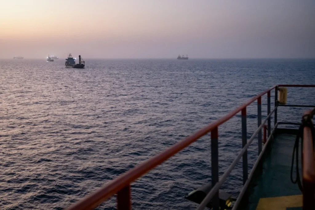 Strait Of Hormuz Reopening Complicated By Mines And Uncertainties Of Ceasefire