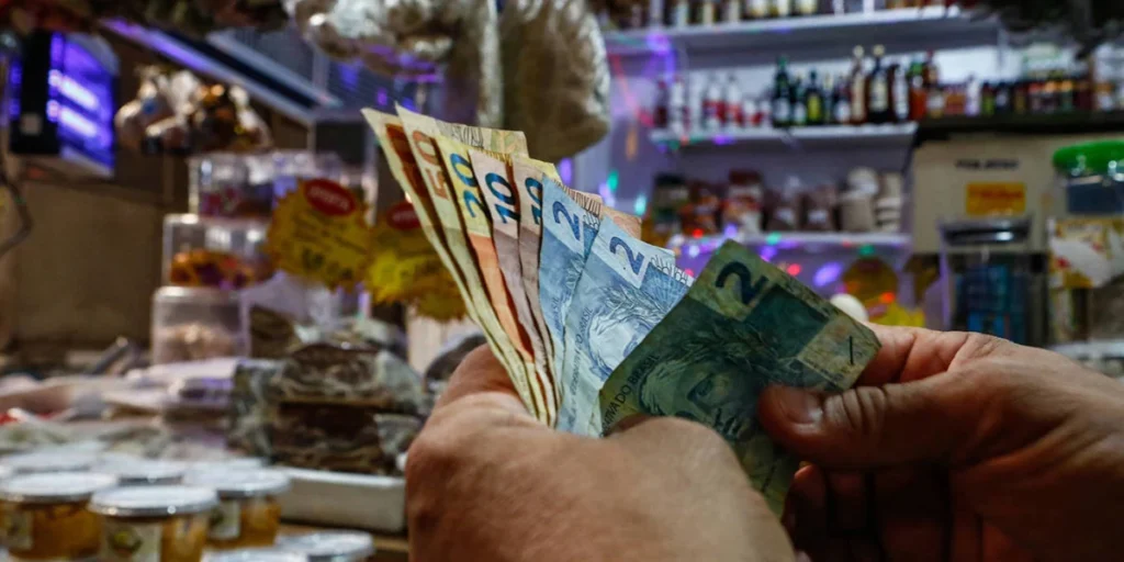 the-chicken-flight-paradox-why-brazils-fiscal-path-threatens-domestic-stability-despite-external-resilience