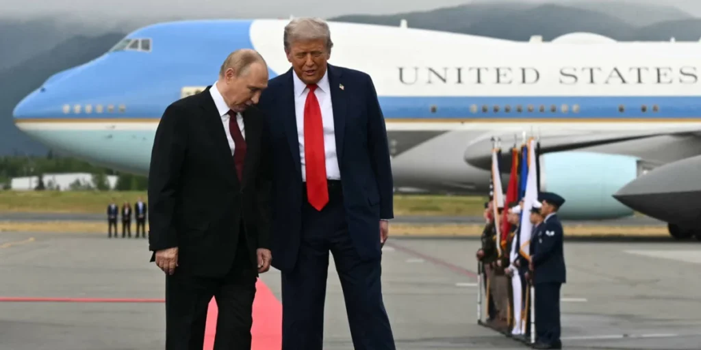 the-erosion-of-exceptionalism-why-the-us-and-russia-are-slipping-into-the-ranks-of-middle-powers